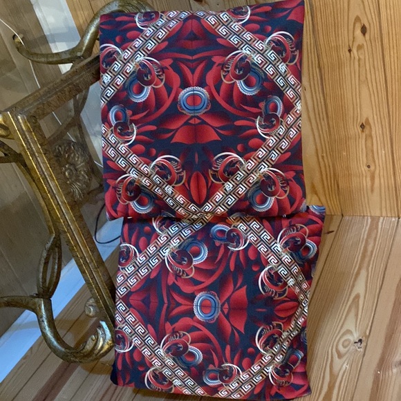 Throw Pillow Cover Modern Paisley Black Red Gold Floral Beautiful 3D print - Picture 6 of 8